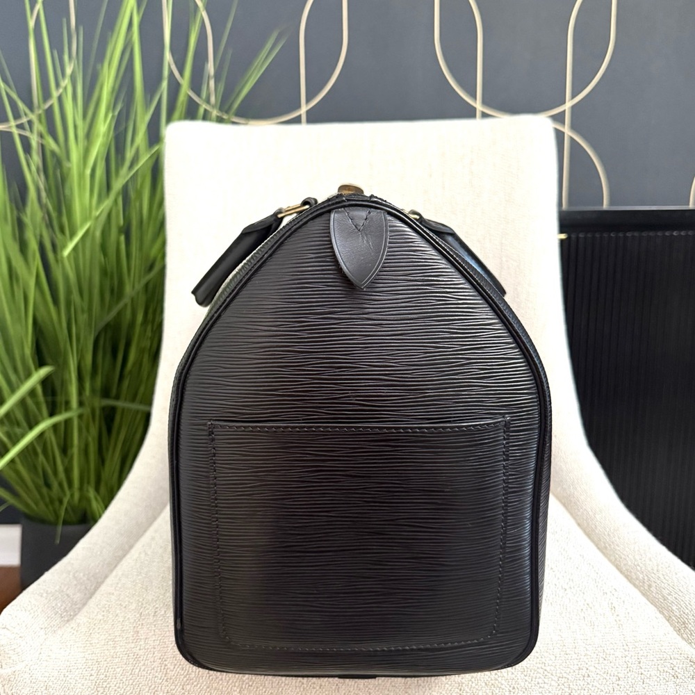 Authentic Louis Vuitton unisex Keepall 45 bag black Epi leather - Picture 8 of 16